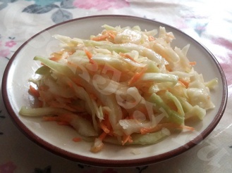 Салат из капусты на уксусе